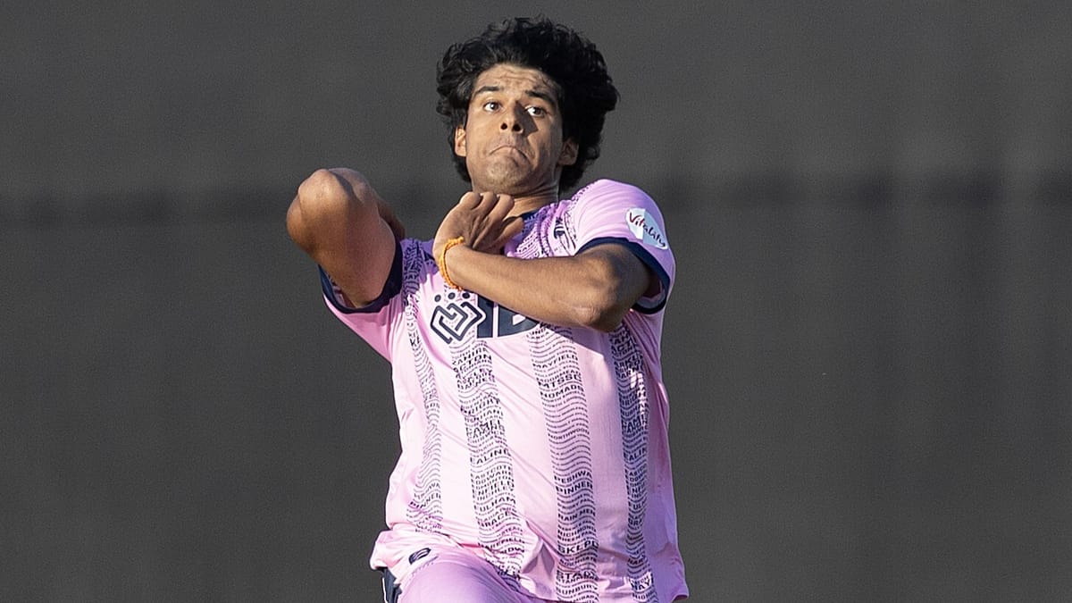 Middlesex's Naavya Sharma bowling in the Vitality Blast