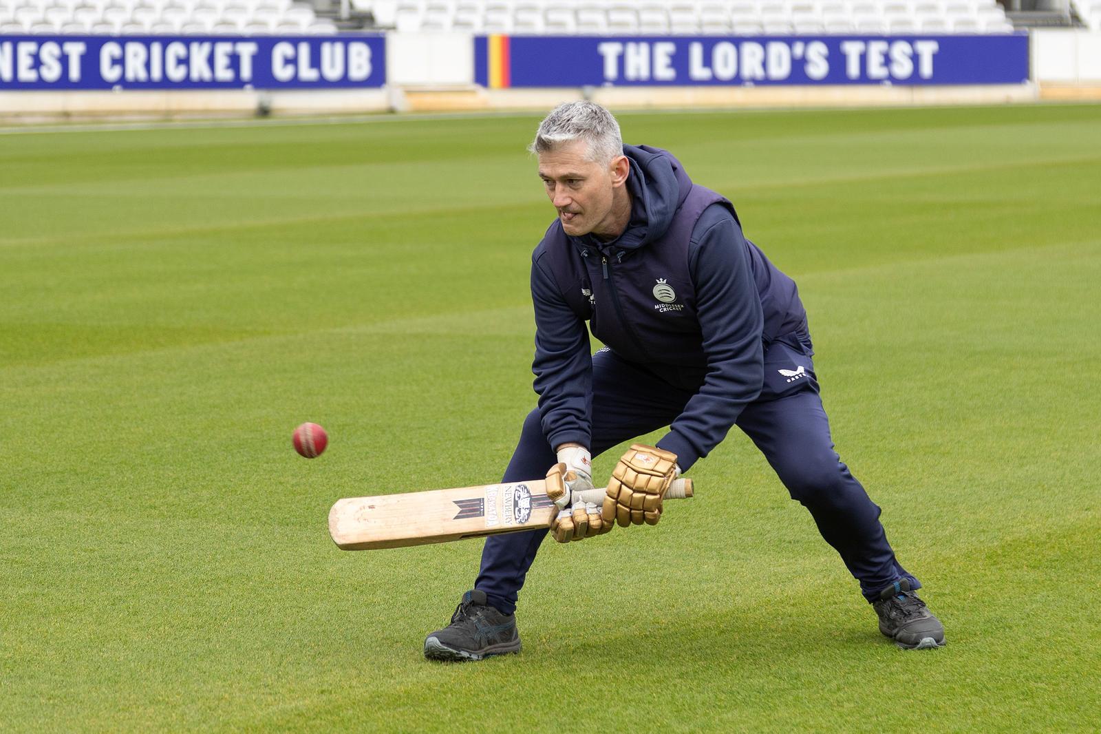 Middlesex coach Rory Coutts orchestrates slip catching practice