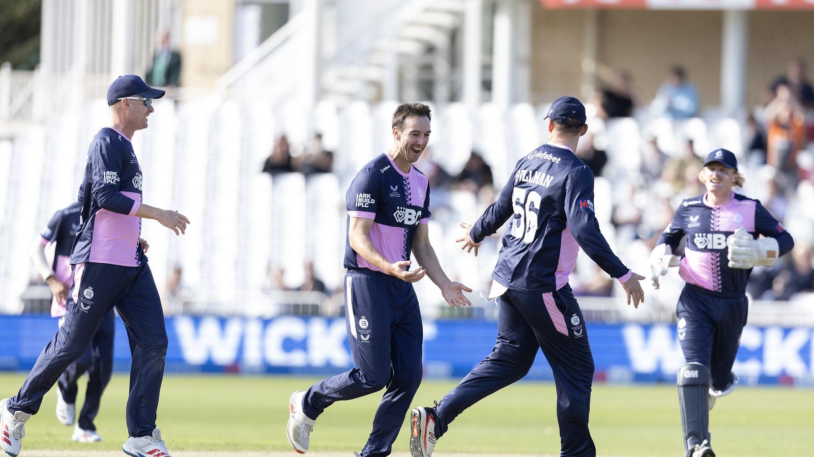 Middlesex_Leicestershire_20-9-26_RLP1315957